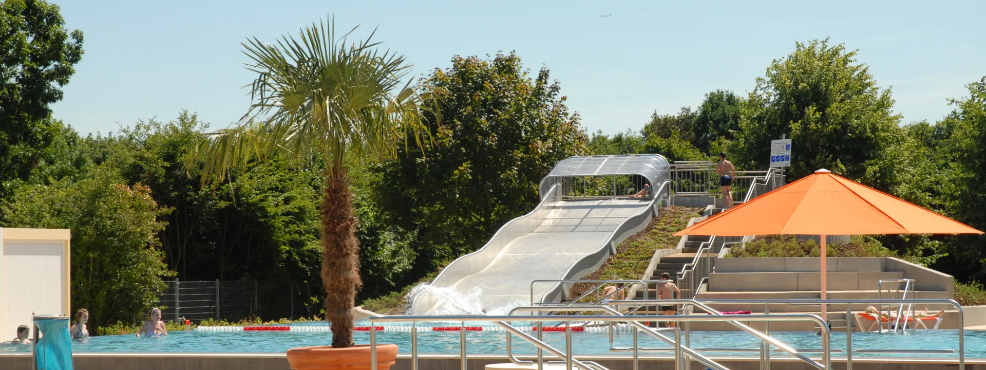 Freibad mit Breitrutsche